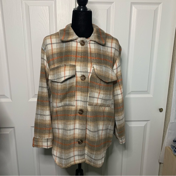 Charlotte Russe Jackets & Blazers - Charlotte Russe Tan Plaid Shacket Jacket